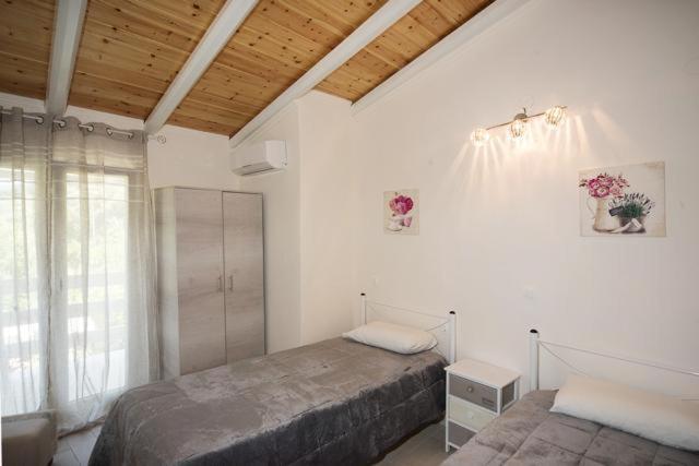 Efi Apartments Agios Gordios  Exterior foto